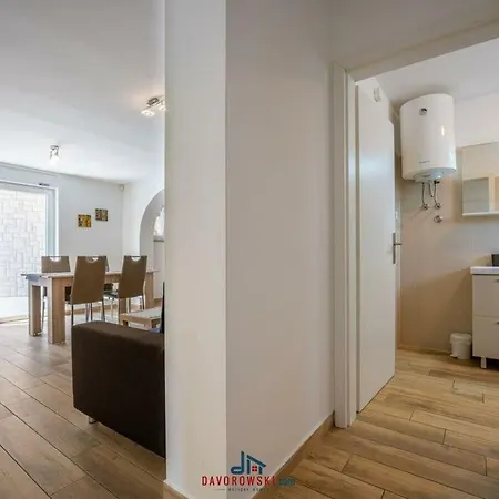 Trinetta Comfortable מלון 4*