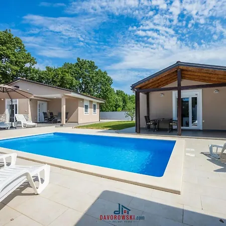 Trinetta Comfortable 4*